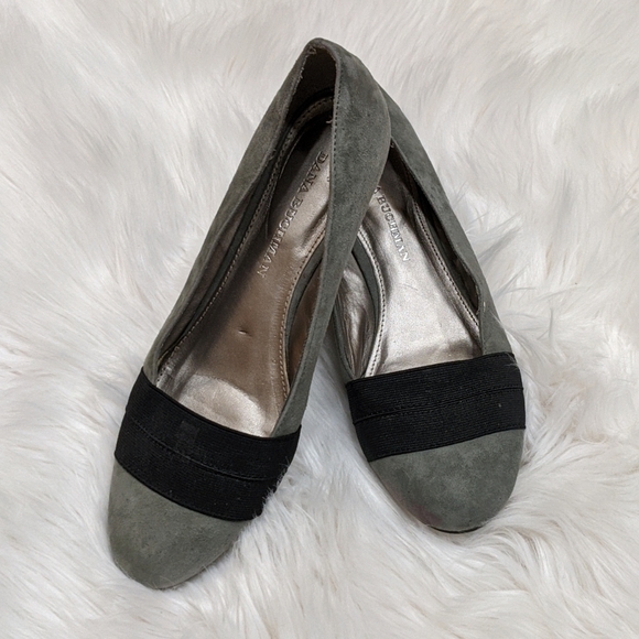 Dana Buchman Shoes - Dana Buchman grey suede leather flats